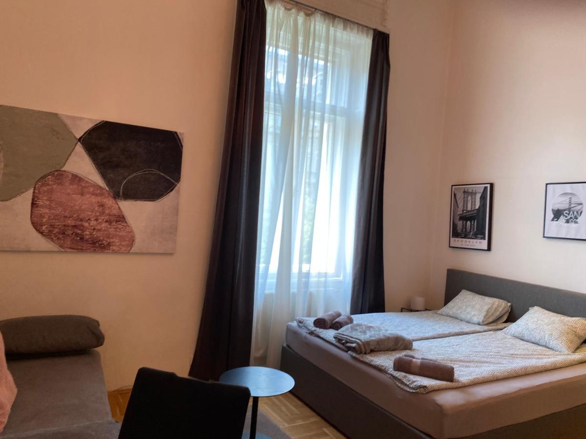 Stylish Apartment by the Vígszínház Theater Budapest Kültér fotó